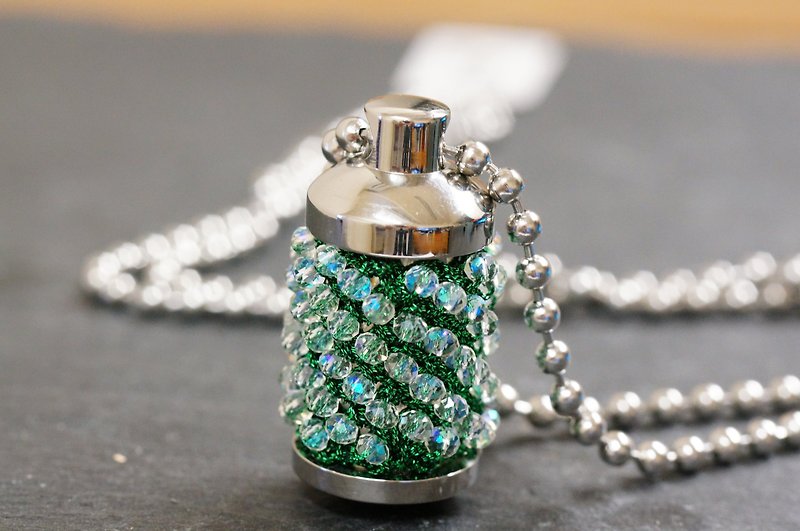 Hand Crocheted Metallic Thread Stainless Steel Aroma Jar - Necklaces - Stainless Steel Green