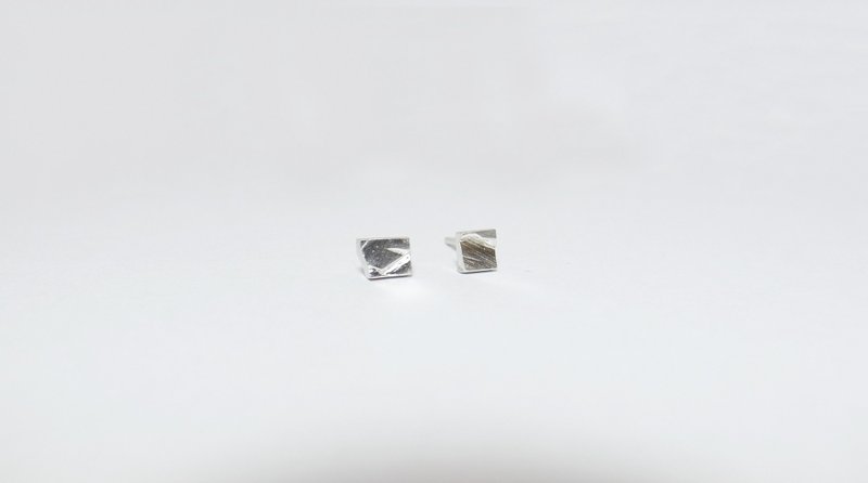 Pair of sterling silver broken texture earrings/changeable clip - ต่างหู - เงินแท้ สีเงิน