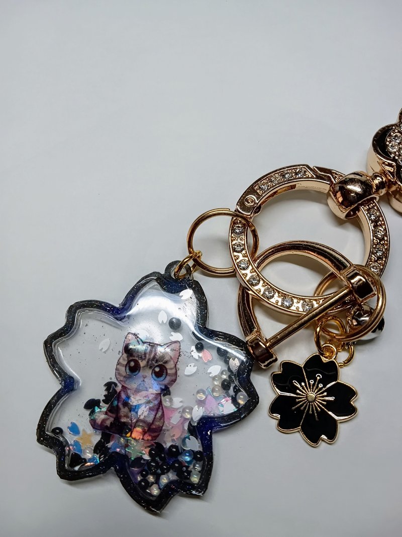 cherry blossom motif key chain - ที่ห้อยกุญแจ - เรซิน สีดำ