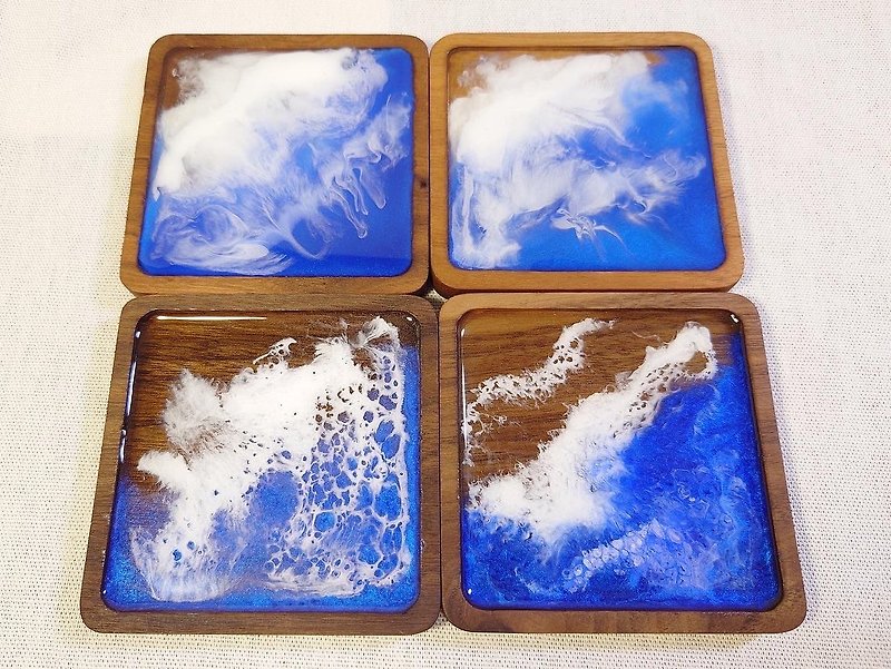 Azure Sea: Wave solid wood coaster/walnut - ที่รองแก้ว - เรซิน สีน้ำเงิน