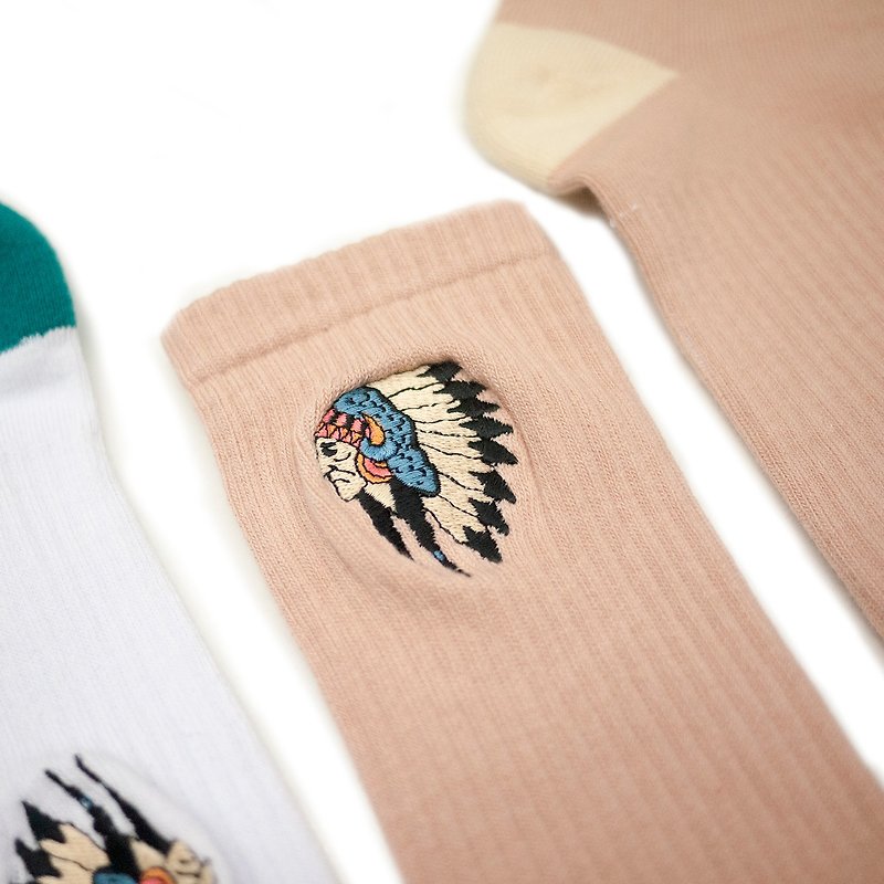 AFTER WORK Indian Chief embroidered socks pink