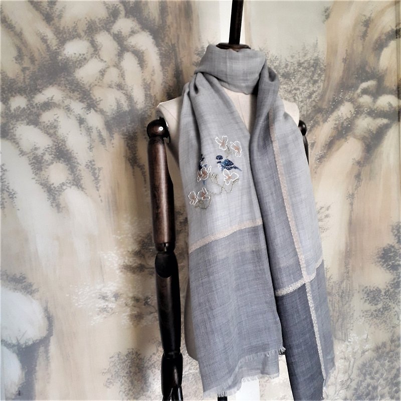 super fine pure cashmere hand embroidery scarf-birds & flowers - ผ้าพันคอถัก - ขนแกะ สีนำ้ตาล