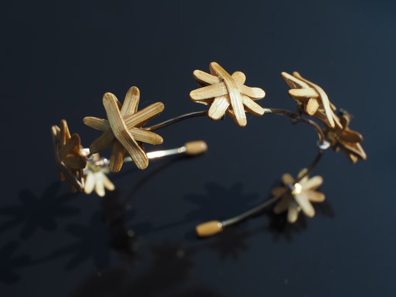 Sailom Flower Bracelet 7 Flowers - 手鍊/手環 - 木頭 