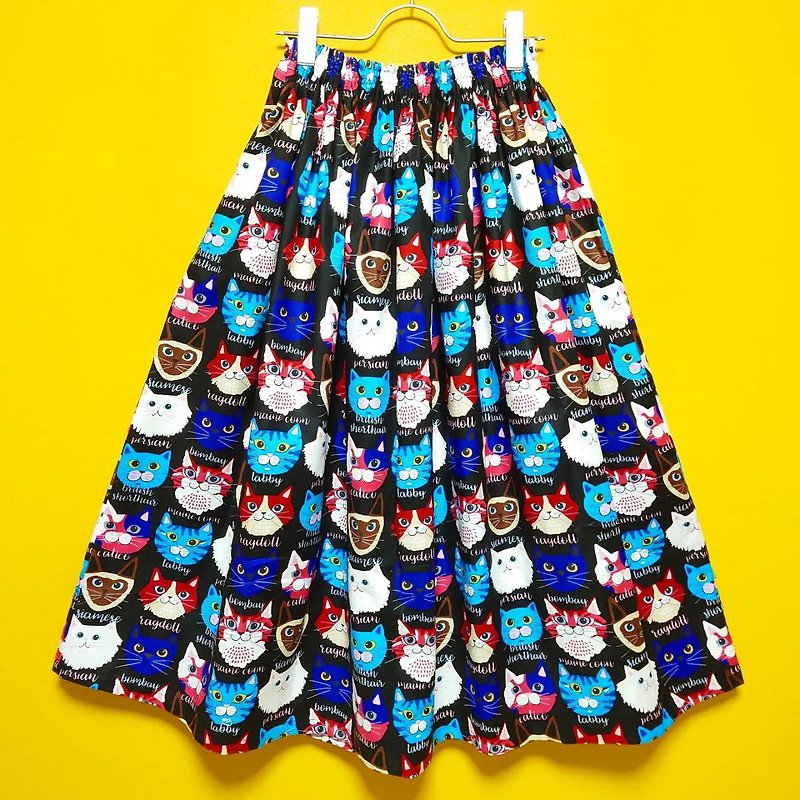 [Made to Order] Cute faces of cats skirt ss23 Free size / USA fabric / Cat Made in Japan / Black - Skirts - Cotton & Hemp Black