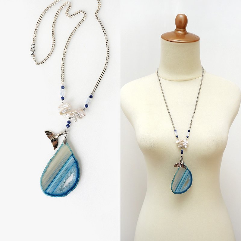 Oceantale // Large Blue Agate Stone Slice + Pearls + Dolphin Tail Long Necklace - สร้อยคอ - เครื่องประดับพลอย สีน้ำเงิน