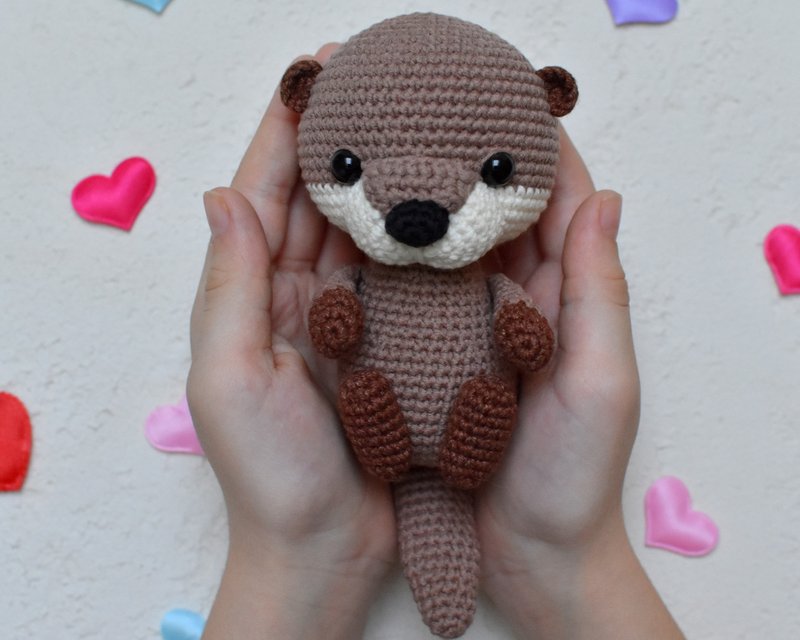 Cute otter plush toy / Crochet otter gift / Baby gift - 玩偶/公仔 - 棉．麻 咖啡色