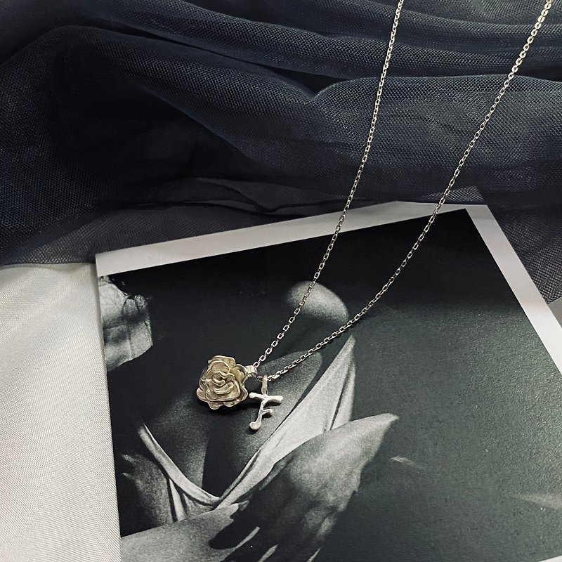 Handmade Custom | Rose Heart Necklace | Exclusive Letter Design | 925 Sterling Silver - สร้อยคอ - เงินแท้ สีเทา