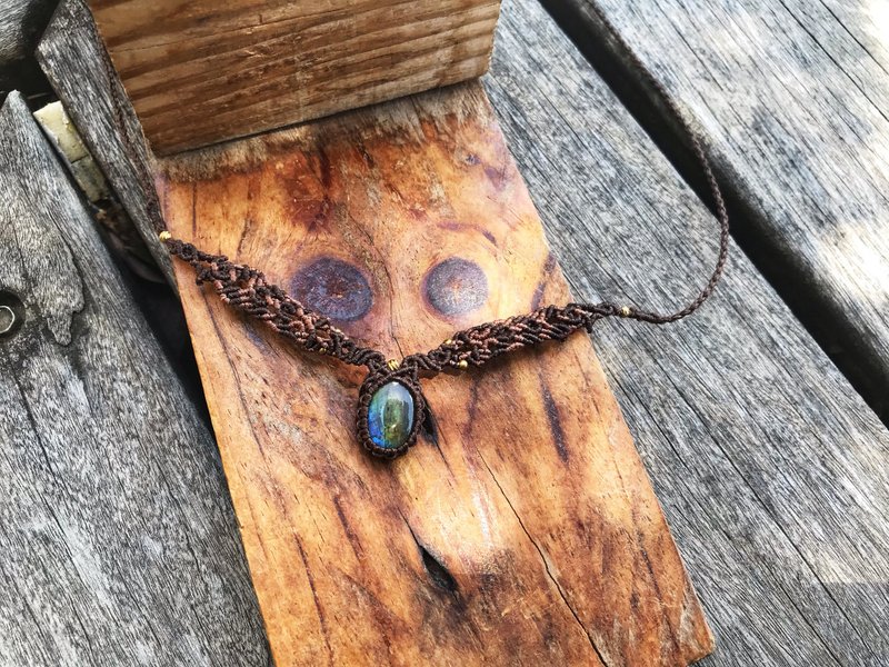 Labradorite braided necklace - สร้อยคอ - เครื่องประดับพลอย สีนำ้ตาล