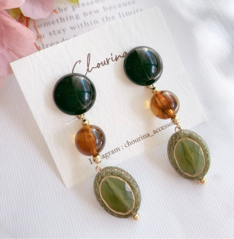 Antique bead Clip-On., Earrings (olive x tortoiseshell) - ต่างหู - อะคริลิค สีเขียว