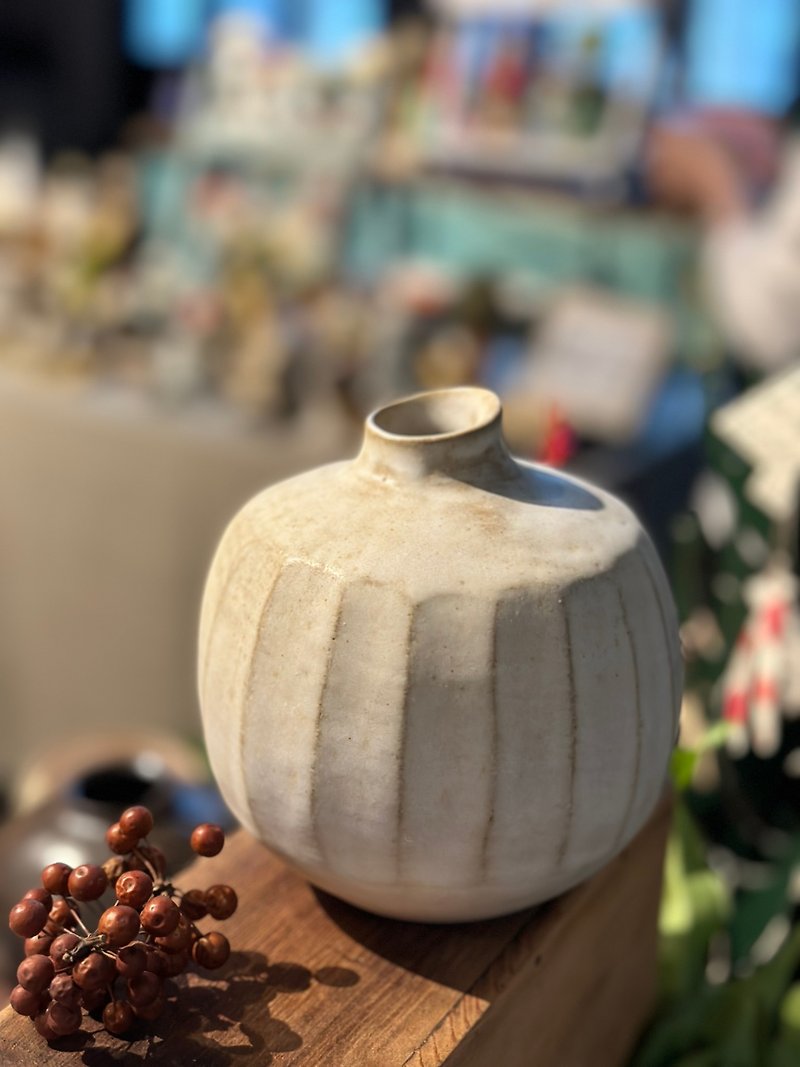 Hand-kneaded pottery vase/flower vessel/vase - เซรามิก - ดินเผา 