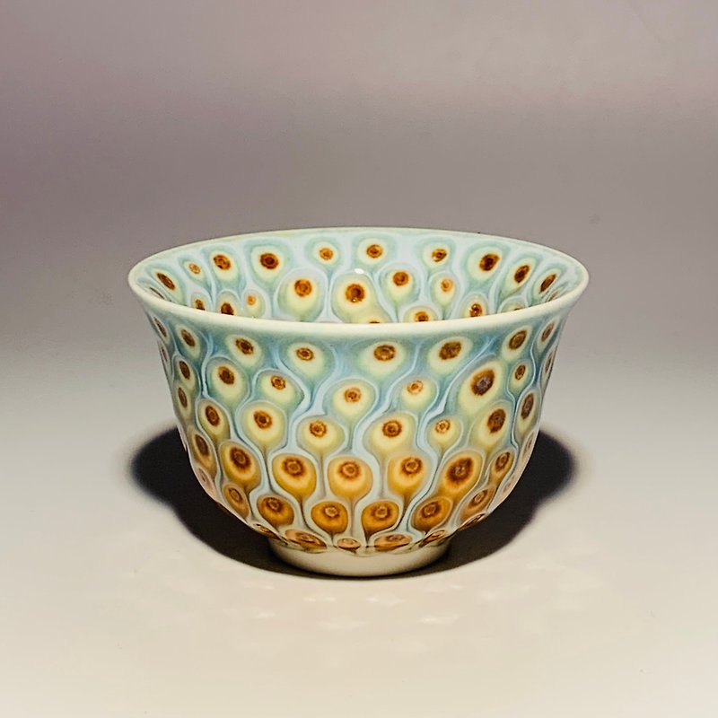 Peacock teacup / Taiwan pottery artist Yu-ning, Chiu - Teapots & Teacups - Porcelain Multicolor