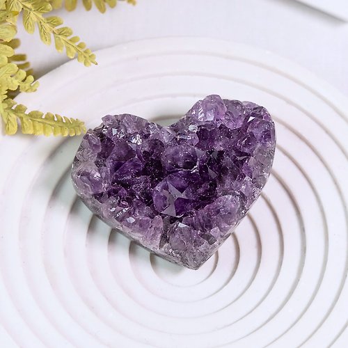 石之王 King Stones - 水晶天然石飾品、原礦 ESP 烏拉圭紫晶愛心 970044 開運小物紫水晶 小資族輕鬆入手