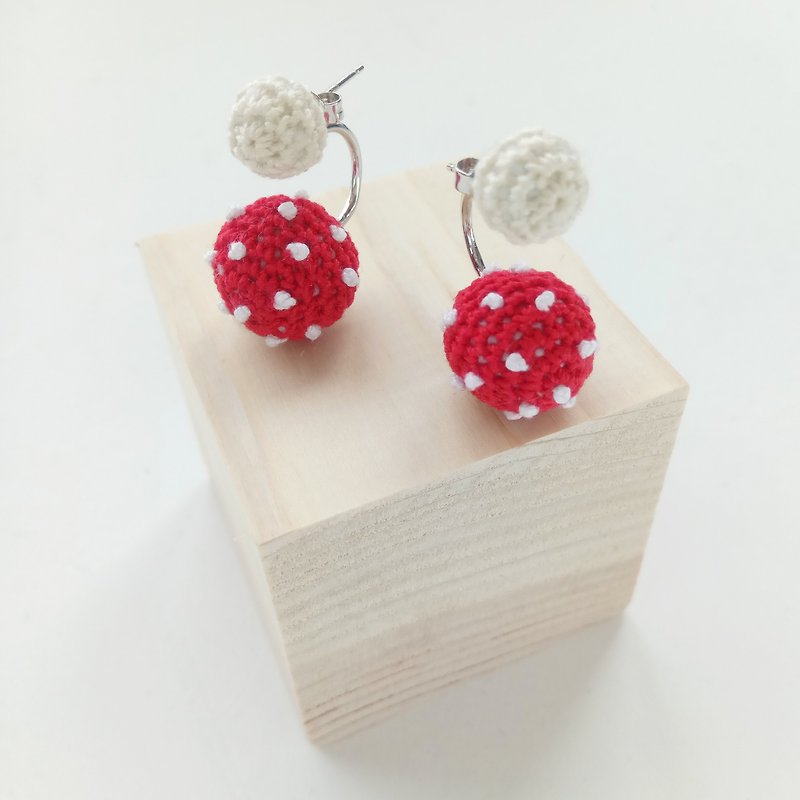 Red Polka Dots Crochet Earrings - ต่างหู - ผ้าฝ้าย/ผ้าลินิน สีแดง