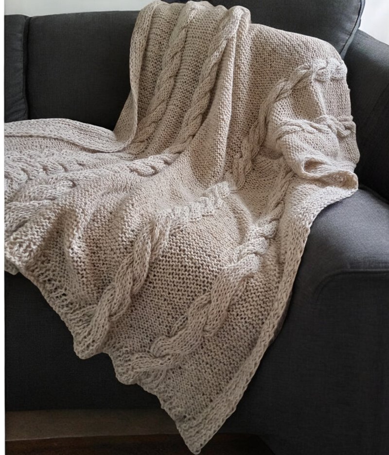 Gray beige knitted blanket with braids - 100% sheep wool - Handmade - Warm cozy - 棉被/毛毯 - 羊毛 透明