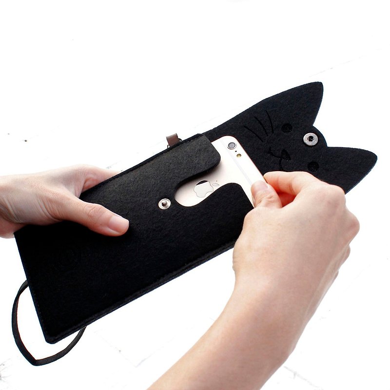 Open a cat - cat mobile phone package Portable package / neck strap - Black Cat black cat - กระเป๋าเครื่องสำอาง - ขนแกะ สีดำ
