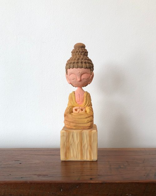 木製の平和な仏像 - ショップ 1000cutsx 置物 - Pinkoi