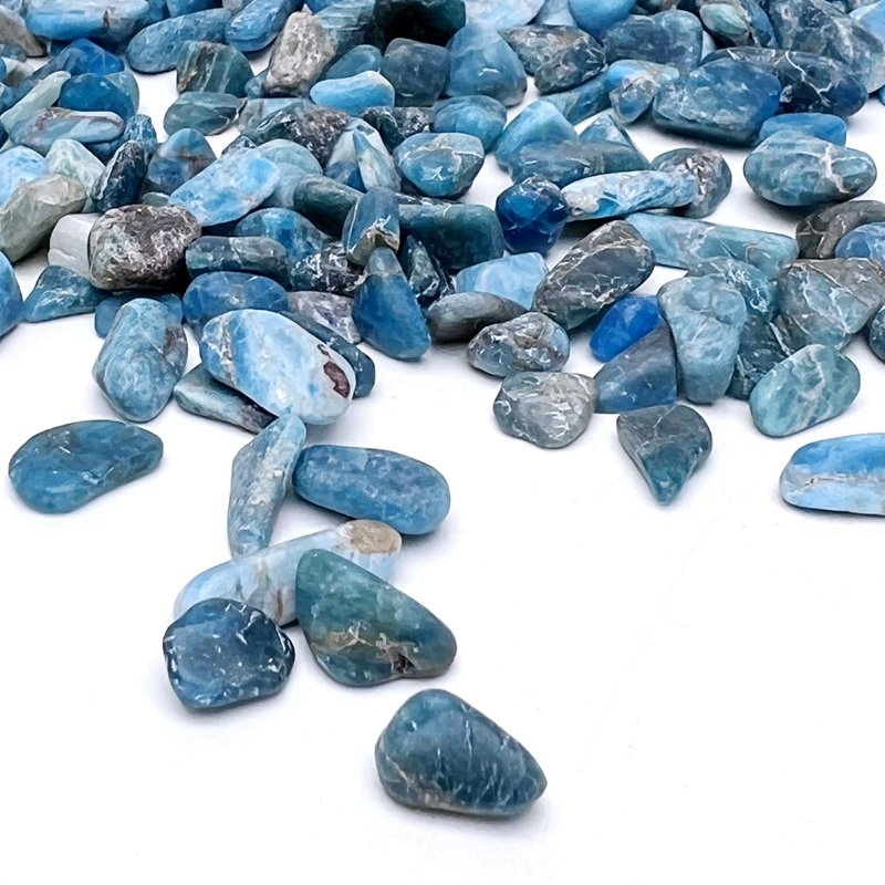 Hydrate. Stone degaussing therapy without container l Stone blue apatite Stone matte l - Items for Display - Crystal Multicolor