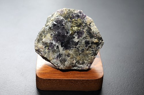 element 微元素原礦工坊 螢石.黃鐵.錫石.水晶.雲母.雌黃鐵共生礦