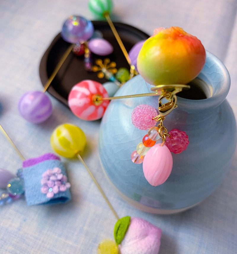 (Desserts and sweets) Fine cloth flower sugar ball short hair hairpin optional fun and cute Japanese style - Hair Accessories - Other Man-Made Fibers Multicolor