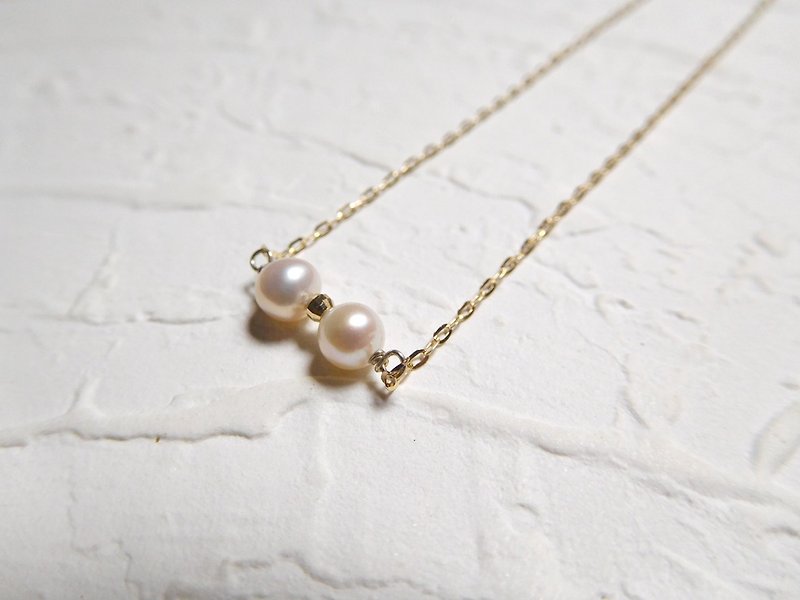 Japanese pure 10K gold rounded pearl K gold ball clavicle chain - Collar Necklaces - Gemstone Khaki