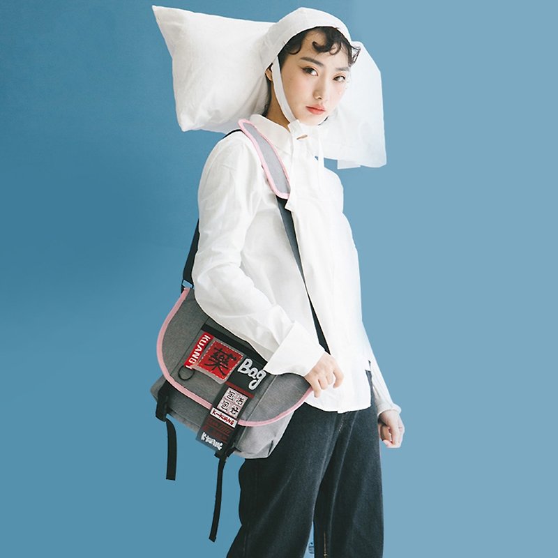 Bao Zhi Bai disease series campus messenger bag diagonal backpack student leisure canvas bag shoulder bag