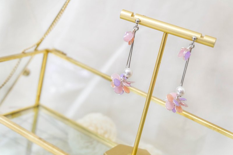 Ear acupuncture/ Clip-On crystal flower-floral fragrance-light point jewelry - Earrings & Clip-ons - Resin Pink