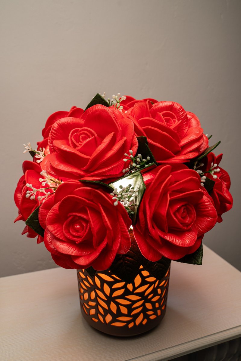 Fairy Red Roses Bedside Lamp / Artificial Bouquet Unique Nightstand Lamp - โคมไฟ - วัสดุอื่นๆ สีแดง