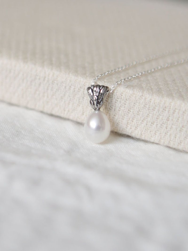 Sterling Silver Flower Drop Pearl Necklace - สร้อยคอ - เงินแท้ สีเงิน