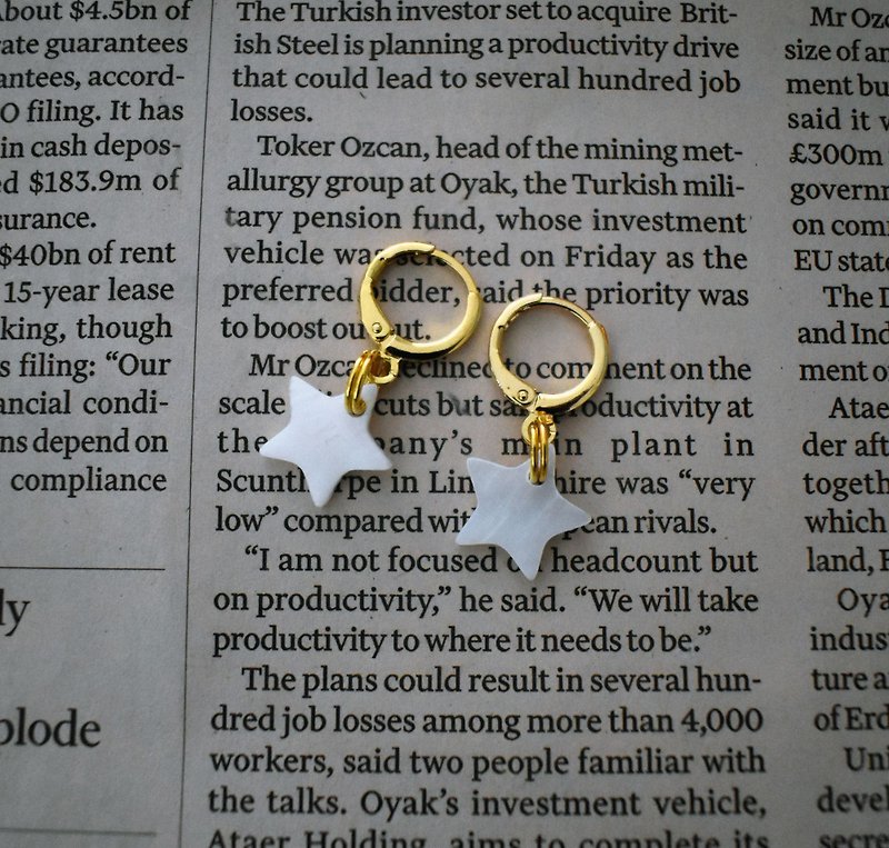Star earrings | Simple star earrings - 耳環/耳夾 - 貝殼 金色