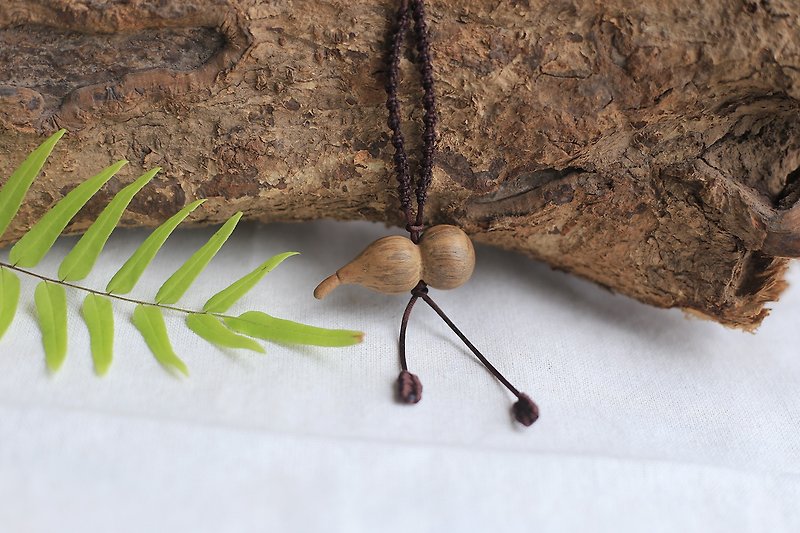 One Touch Small Gourd Pendant Necklace | Phoebe - Necklaces - Wood 