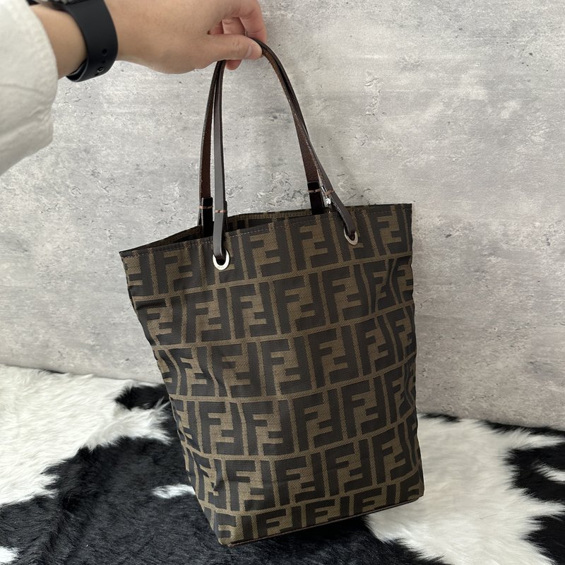 フェンディ FFロゴ トートバッグ - トートバッグ・ハンドバッグ - コットン・麻 ブラウン