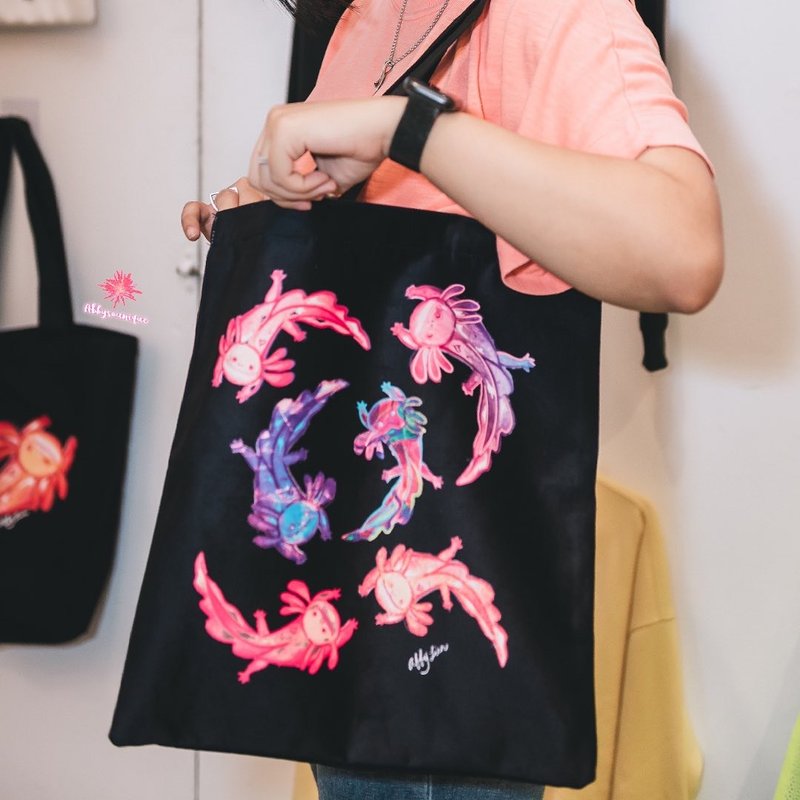 Axolotl Hobby Shoulder Peach Fluff Canvas Bag - กระเป๋าแมสเซนเจอร์ - วัสดุอื่นๆ 