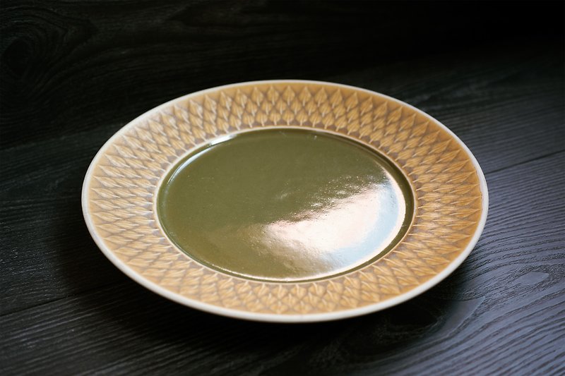 Pre-order ー Relief series dinner plate / brunch tray 25cm - Plates & Trays - Pottery Khaki