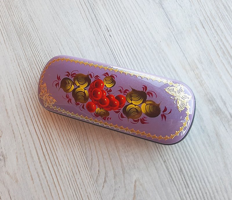 Violet floral Russian glasses case hand painted – hard eyeglass case - กล่องแว่น - วัสดุอื่นๆ สีม่วง