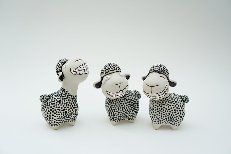 Smiling Sheep, Super Cute sheep Couple sheep, Ceramic Sheep ornament - Pottery & Ceramics - Porcelain Black