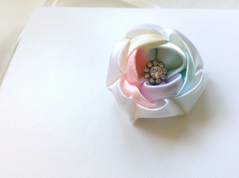 Color ribbon flower brooch or hairpin - Brooches - Silk Multicolor