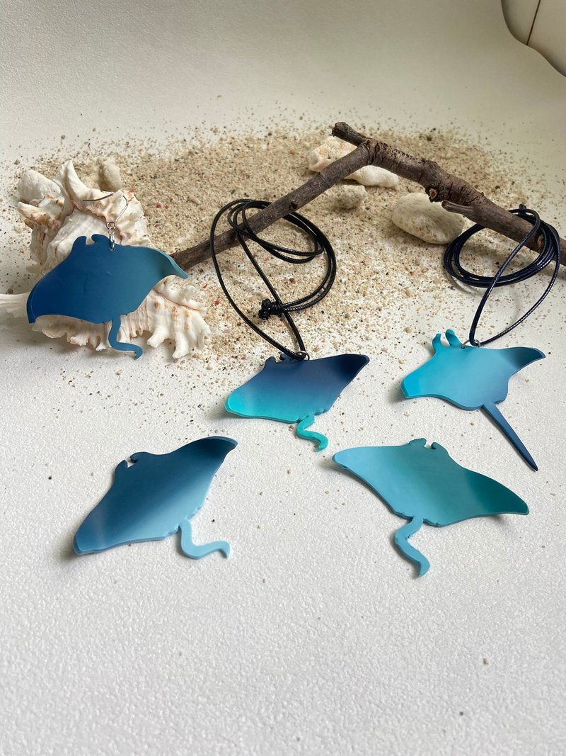 軟陶手作 魟魚耳環/蠟繩項鍊 - 項鍊 - 其他材質 