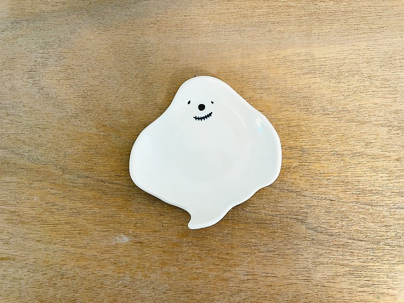 Halloween limited ghost small dish - Candles & Candle Holders - Pottery White