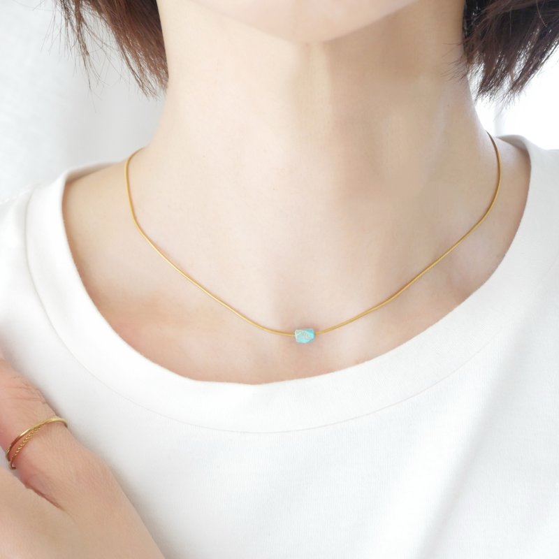 長さ調節できる一粒ターコイズ × 華奢なスネークチェーンネックレス　サージカルステンレス／ゴールド　金属アレルギー対応 - 項鍊 - 其他金屬 藍色