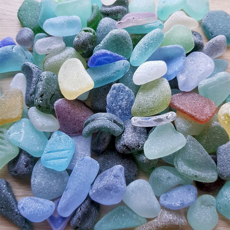 Genuine sea glass. 1 pound  Colorful sea glass.  Bulk sea glass. - อื่นๆ - แก้ว หลากหลายสี