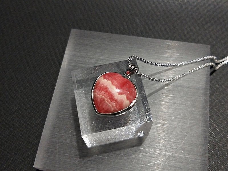 Red stone sterling silver pendant - Necklaces - Gemstone Red