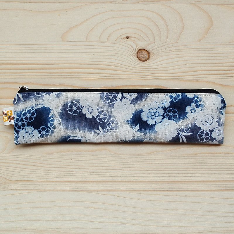 Gradient sakura zipper chopsticks bag tableware set - ตะเกียบ - ผ้าฝ้าย/ผ้าลินิน สีน้ำเงิน