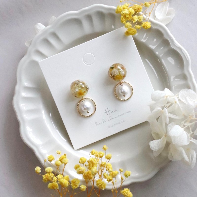 Summer tail dry flower earrings pearl earrings can be changed - Earrings & Clip-ons - Resin Orange