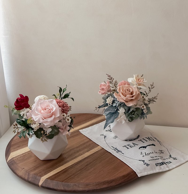 エレガントな鉢植えの花、永遠の花、テーブルフラワー、家の装飾 - ドライフラワー・ブーケ - 寄せ植え・花 ピンク