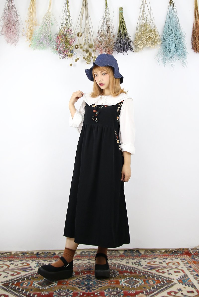 Back to Green:: Black background floral edge double pocket vintage dress (DS-07) - One Piece Dresses - Cotton & Hemp 
