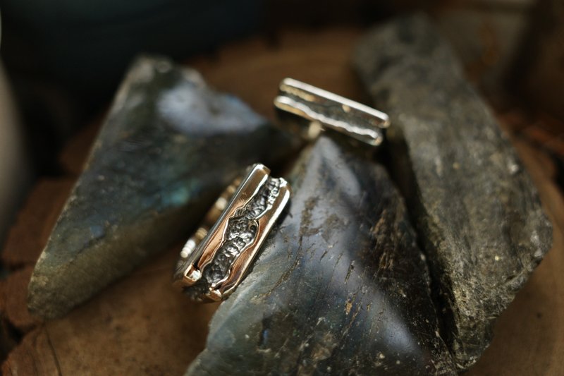 裂縫裡的光 | Light Between Cracks - 戒指 - 純銀 銀色