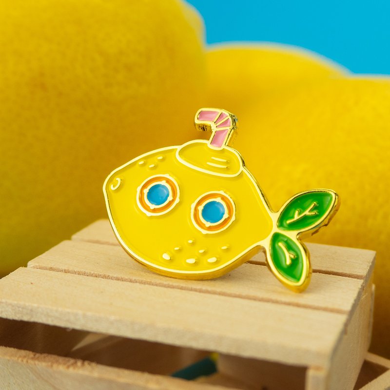 Yellow Lemon Submarine Enamel Pin - เข็มกลัด - โลหะ สีเหลือง
