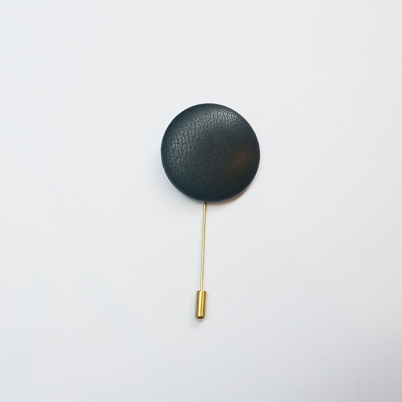 Sienna leather bag buckle pin - เข็มกลัด - หนังแท้ สีดำ