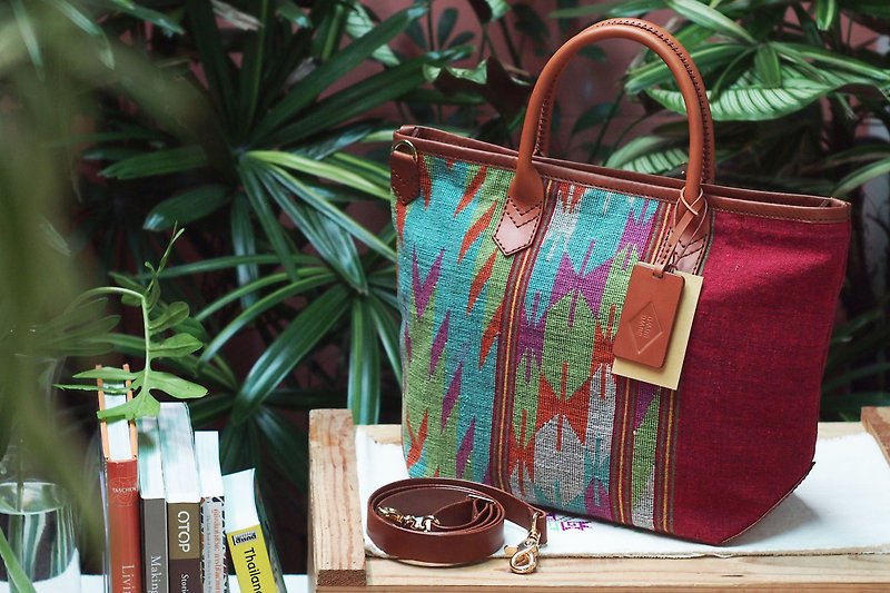 กระเป๋ารุ่น Top Handle Bag ผ้าไทลื้อ ASEAN HERITAGE SERIES