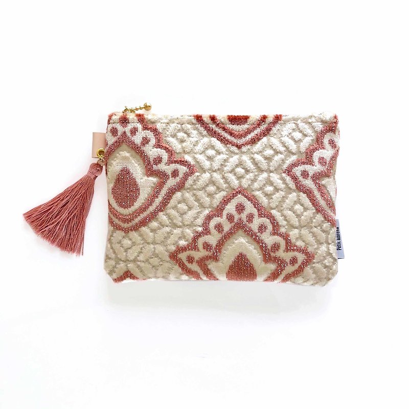 Geometric pouch made of Moroccan fabric Scrunchie Mini - กระเป๋าเครื่องสำอาง - ผ้าฝ้าย/ผ้าลินิน สึชมพู